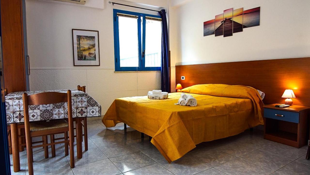 Baia Di Naxos Aparthotel Giardini-Naxos Kültér fotó