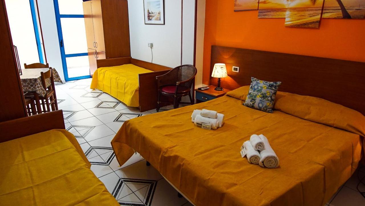 Baia Di Naxos Aparthotel Giardini-Naxos Kültér fotó
