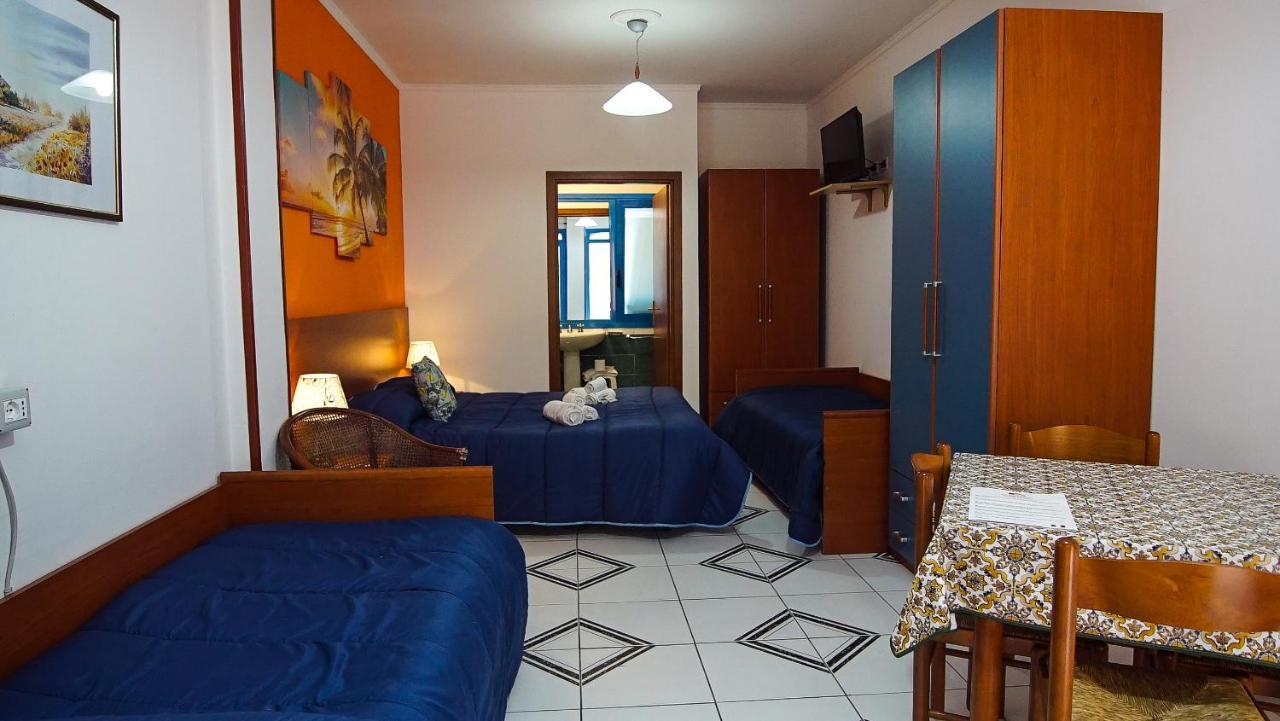 Baia Di Naxos Aparthotel Giardini-Naxos Kültér fotó