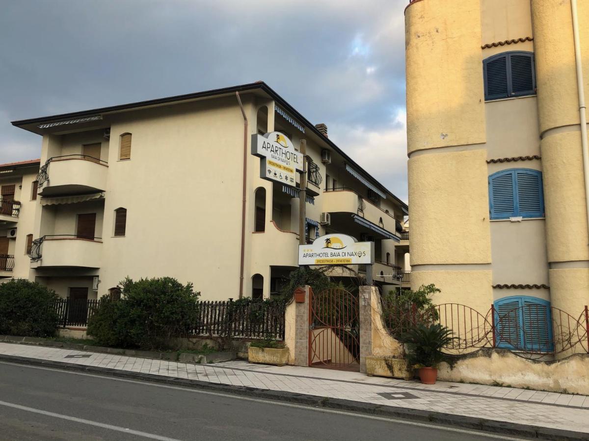 Baia Di Naxos Aparthotel Giardini-Naxos Kültér fotó