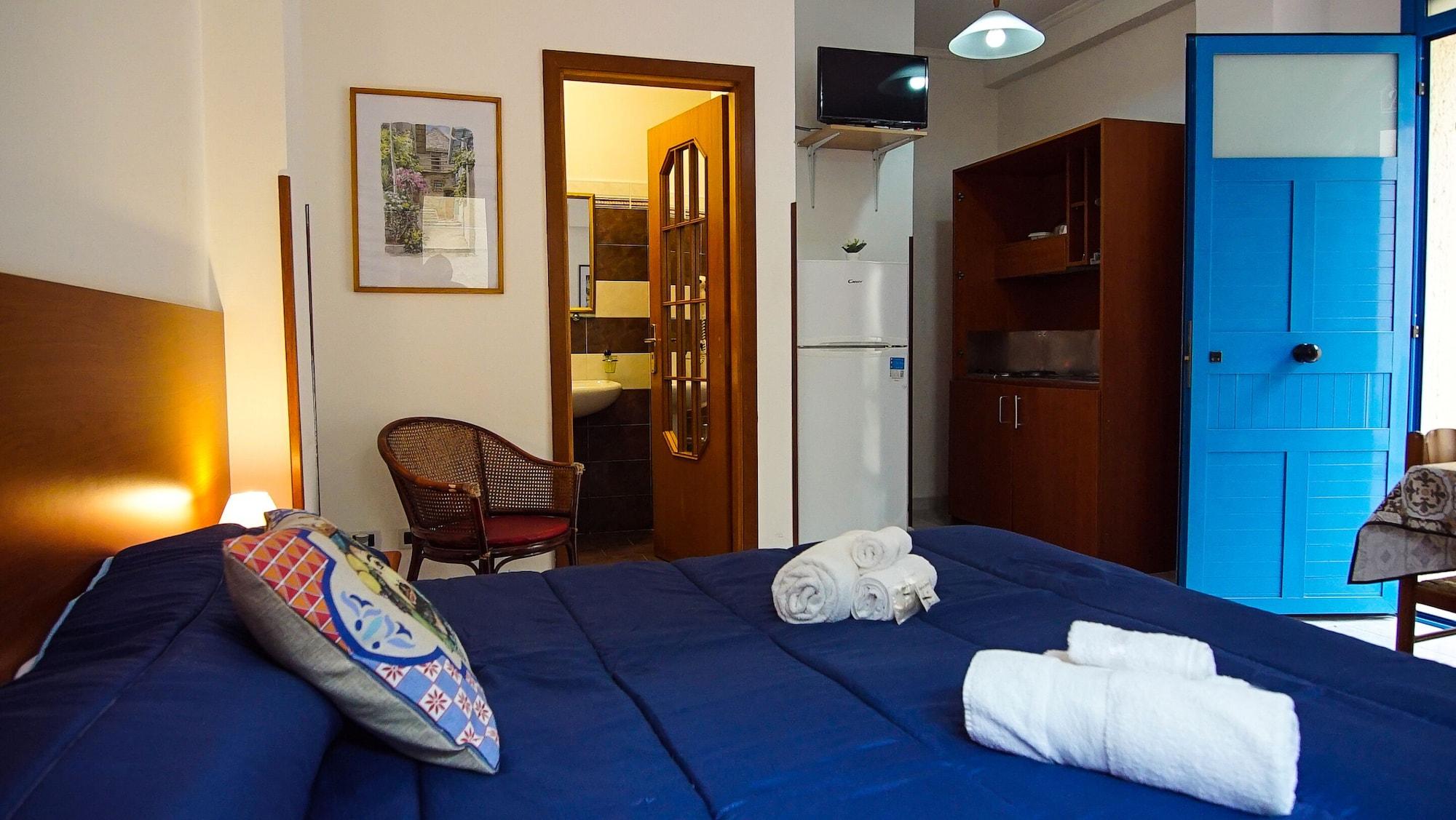 Baia Di Naxos Aparthotel Giardini-Naxos Kültér fotó